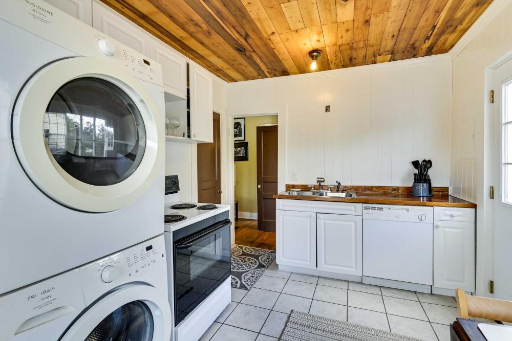 Charming Abode about 2 Mi to Mississippi State Campus!